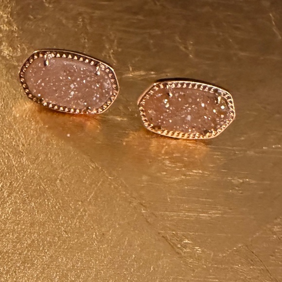 Kendra Scott Ellie Rose Gold Earrings in Sand Drusy. Excellent condition. - Picture 4 of 10